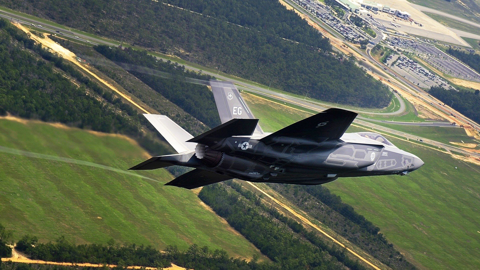 乐鱼体育app官网入口-五大联赛阵容结构是否决定赛季上限高度,五大联赛赛季最佳阵容